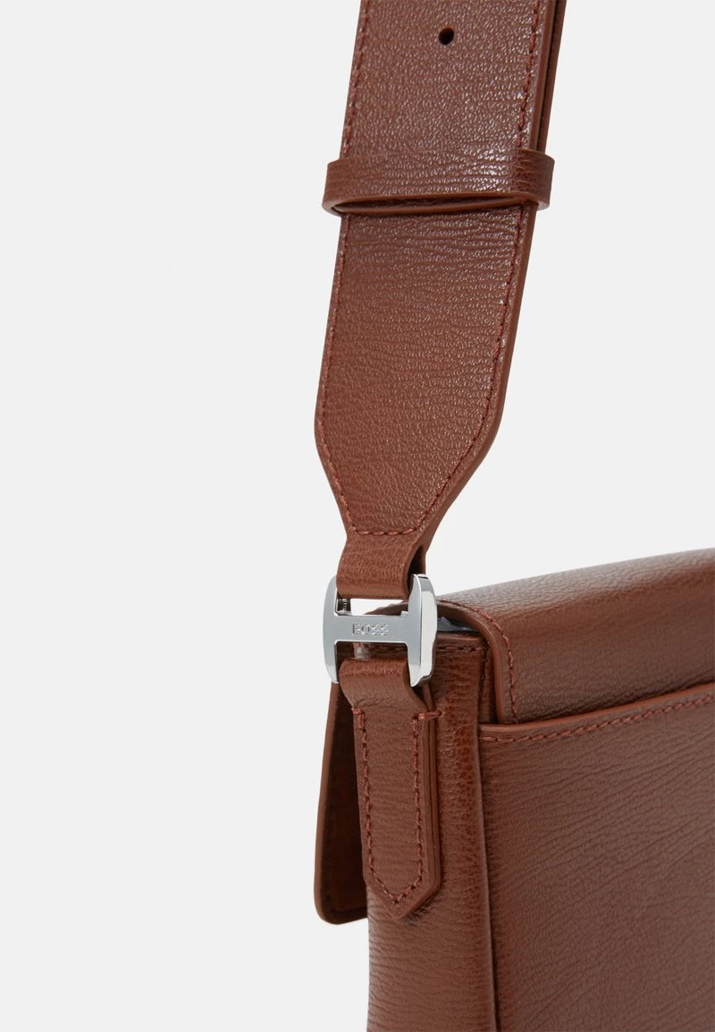 BOSS ADDISON - Bandolera - Brown, Mujer 5 BOSS ADDISON - Bandolera - Brown, Mujer - Imagen 5