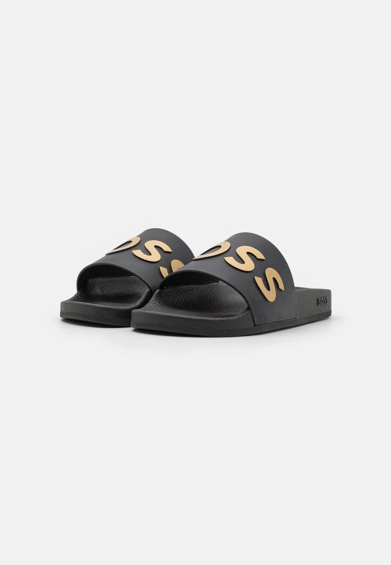 BOSS BAY IT SLID UNISEX - Chanclas De Baño - Black/gold, Unisexo 2 BOSS BAY IT SLID UNISEX - Chanclas De Baño - Black/gold, Unisexo - Imagen 2