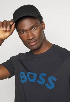 BOSS NAPS TEE - Camiseta Estampada - Dark Blue, Hombre 9 BOSS NAPS TEE - Camiseta Estampada - Dark Blue, Hombre -Outlet BOSS Tienda 464ca20813284816b59770f464154145