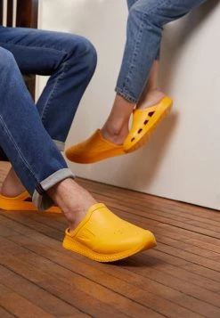 BOSS TITANIUM UNISEX - Sandalias Planas - Open Yellow, Unisexo