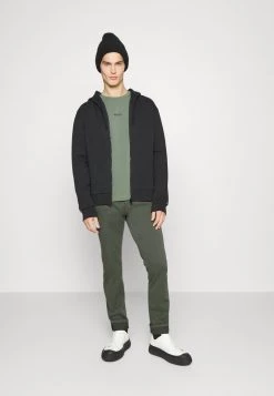 BOSS Pantalones Chinos - Open Green, Hombre -Outlet BOSS Tienda 7551ebf537344e10bf0281481c73d129