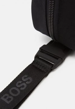 BOSS Neceser - Black, Hombre 8 BOSS Neceser - Black, Hombre -Outlet BOSS Tienda 75895ca19d8d43a7bdd223e38bc6b7a9