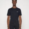 BOSS TEE CURVED - Camiseta Básica - Dark Blue, Hombre