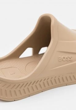 BOSS TITANIUM UNISEX - Sandalias Planas - Open Beige, Unisexo -Outlet BOSS Tienda 80a549e3f2414e85963098334d9622de