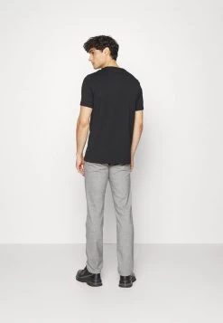 BOSS THOMPSON - Camiseta Básica - Black, Hombre 9 BOSS THOMPSON - Camiseta Básica - Black, Hombre -Outlet BOSS Tienda 8a3dca0687384047abbcc5d711dbdb61