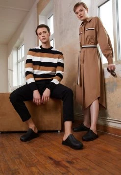 BOSS TITANIUM UNISEX - Sandalias Planas - Black, Unisexo -Outlet BOSS Tienda 94580f0be9a041de9ae03791930c5ebb