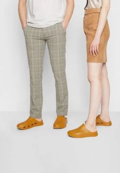 BOSS TITANIUM UNISEX - Sandalias Planas - Dark Yellow, Unisexo