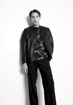 BOSS TIBURT - Camiseta Estampada - Black, Hombre -Outlet BOSS Tienda bbf0f24fe5414b7aa4584d77ae914f6a