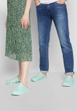 BOSS TITANIUM UNISEX - Sandalias Planas - Pastel Green, Unisexo 13 BOSS TITANIUM UNISEX - Sandalias Planas - Pastel Green, Unisexo -Outlet BOSS Tienda dbb8e23ba8dd448f8710bd86ffa493fc