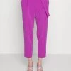 BOSS TAPIA - Pantalones - Purple, Mujer